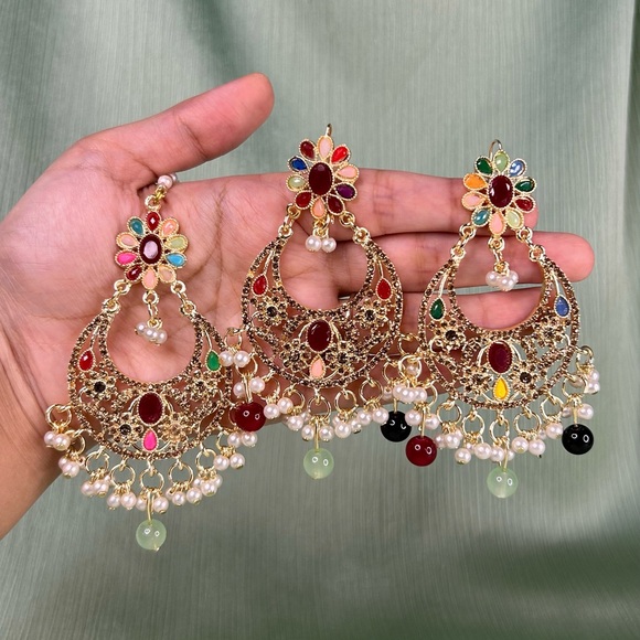 Beautiful Golden With Multi Color Gems And Pearls Earrings and Tikka Set. - Picture 6 of 8